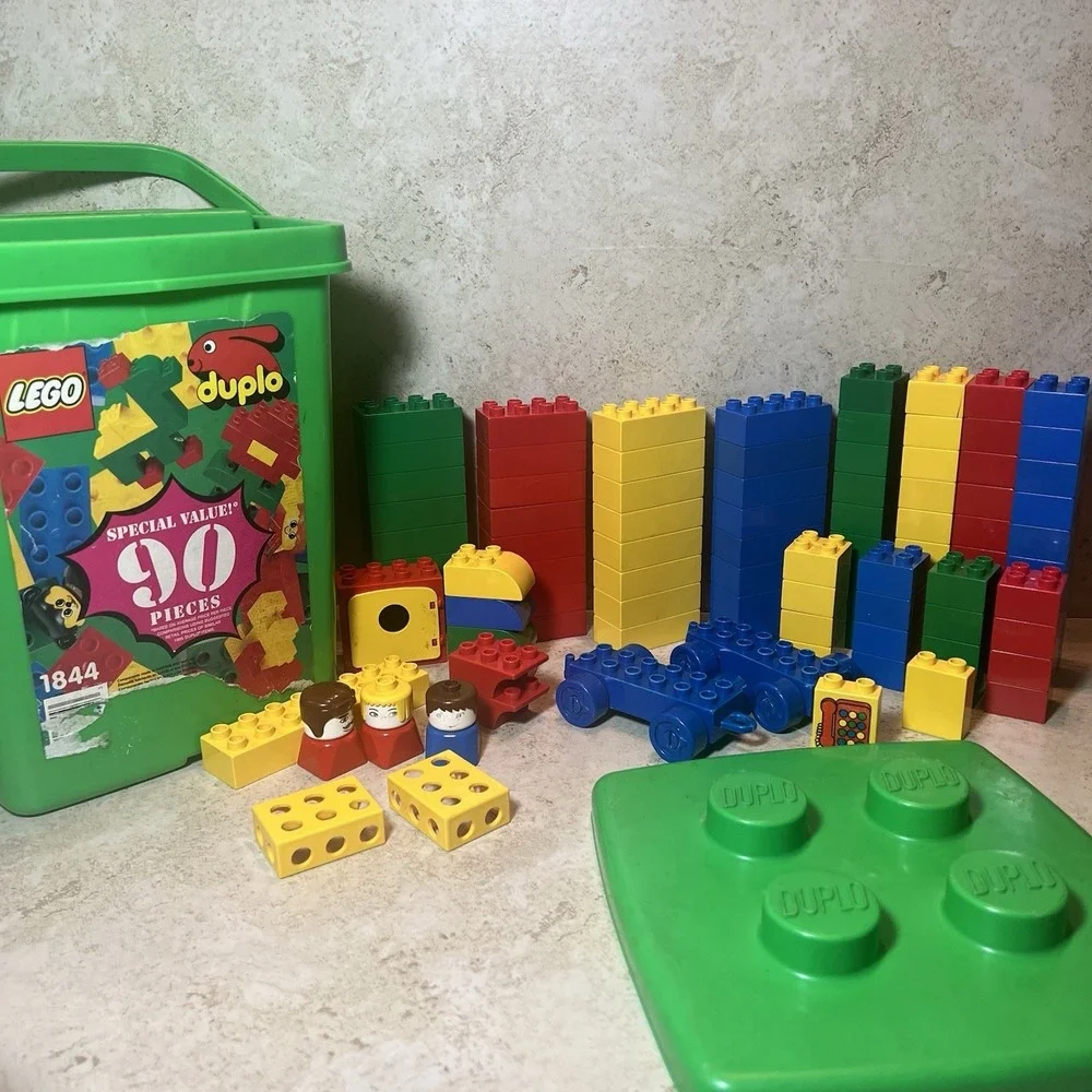 LEGO DUPLO Large Green Bucket‎ #1844 3 People Vintage Door Cars Mixed Collection